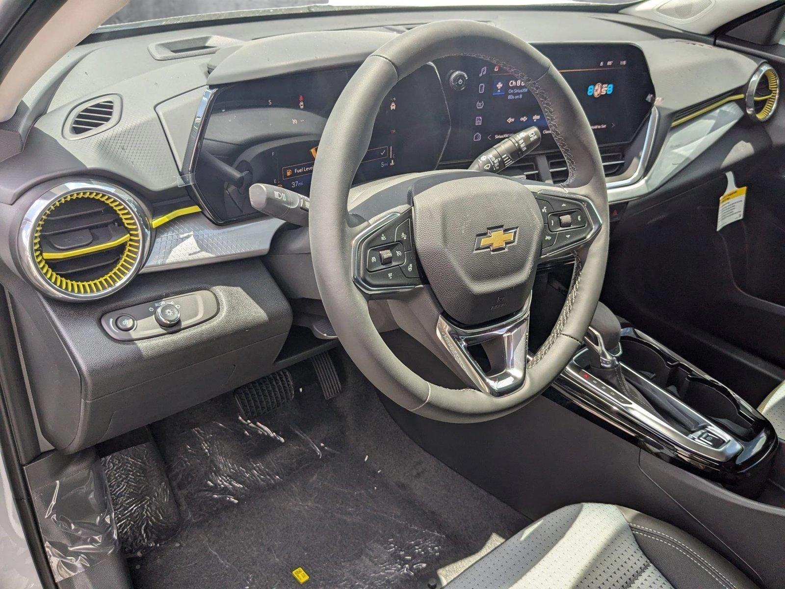 2025 Chevrolet Trax Vehicle Photo in MIAMI, FL 33134-2699