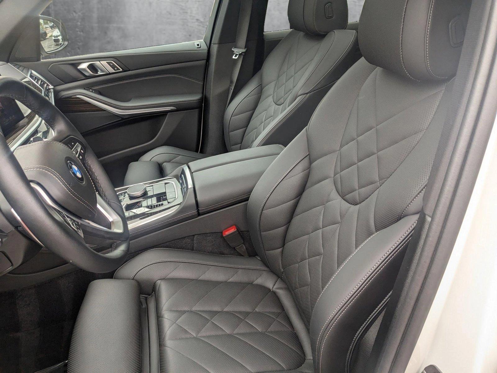 2025 BMW X5 sDrive40i Vehicle Photo in Valencia, CA 91355