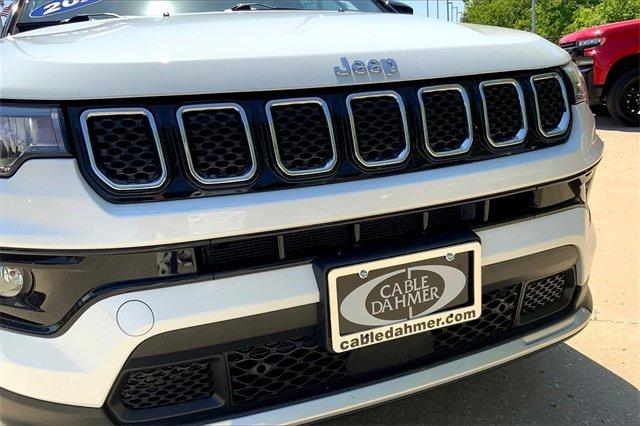 2023 Jeep Compass Vehicle Photo in KANSAS CITY, MO 64114-4545