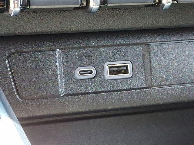 2024 GMC Canyon Vehicle Photo in DANBURY, CT 06810-5034