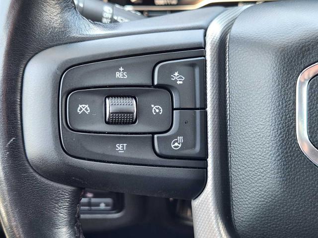 2022 GMC Yukon XL Vehicle Photo in DENTON, TX 76210-9321