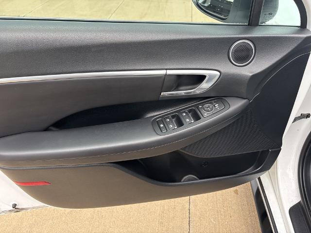 2022 Hyundai SONATA Vehicle Photo in Peoria, IL 61615