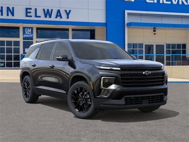 2025 Chevrolet Traverse Vehicle Photo in ENGLEWOOD, CO 80113-6708