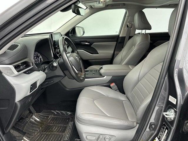 2022 Toyota Highlander Vehicle Photo in Grapevine, TX 76051