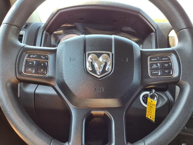 2022 Ram 1500 Classic Vehicle Photo in EMPORIA, VA 23847-1235