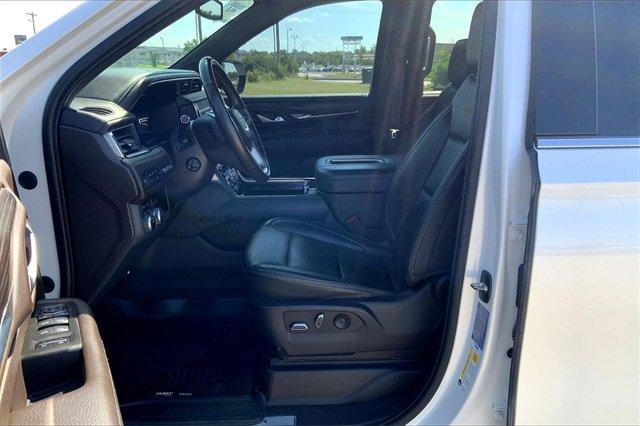 2022 GMC Yukon XL Vehicle Photo in TOPEKA, KS 66609-0000