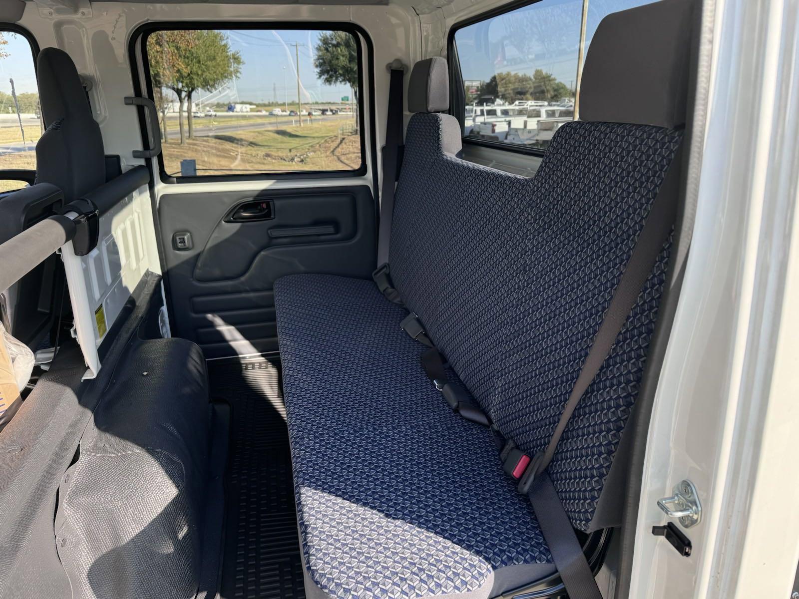 2025 Chevrolet Low Cab Forward 5500 XG Vehicle Photo in GEORGETOWN, TX 78626-7508
