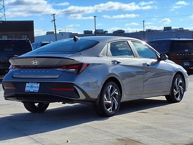 2025 Hyundai ELANTRA Vehicle Photo in Peoria, IL 61615