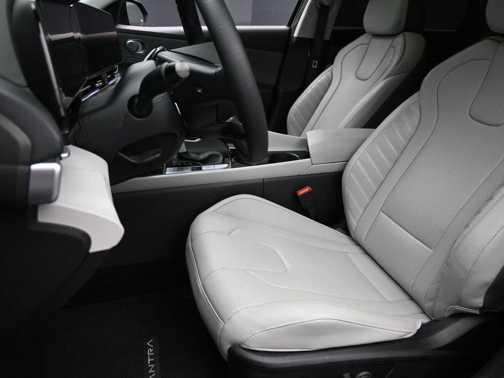 2024 Hyundai ELANTRA Vehicle Photo in Cedar Rapids, IA 52402