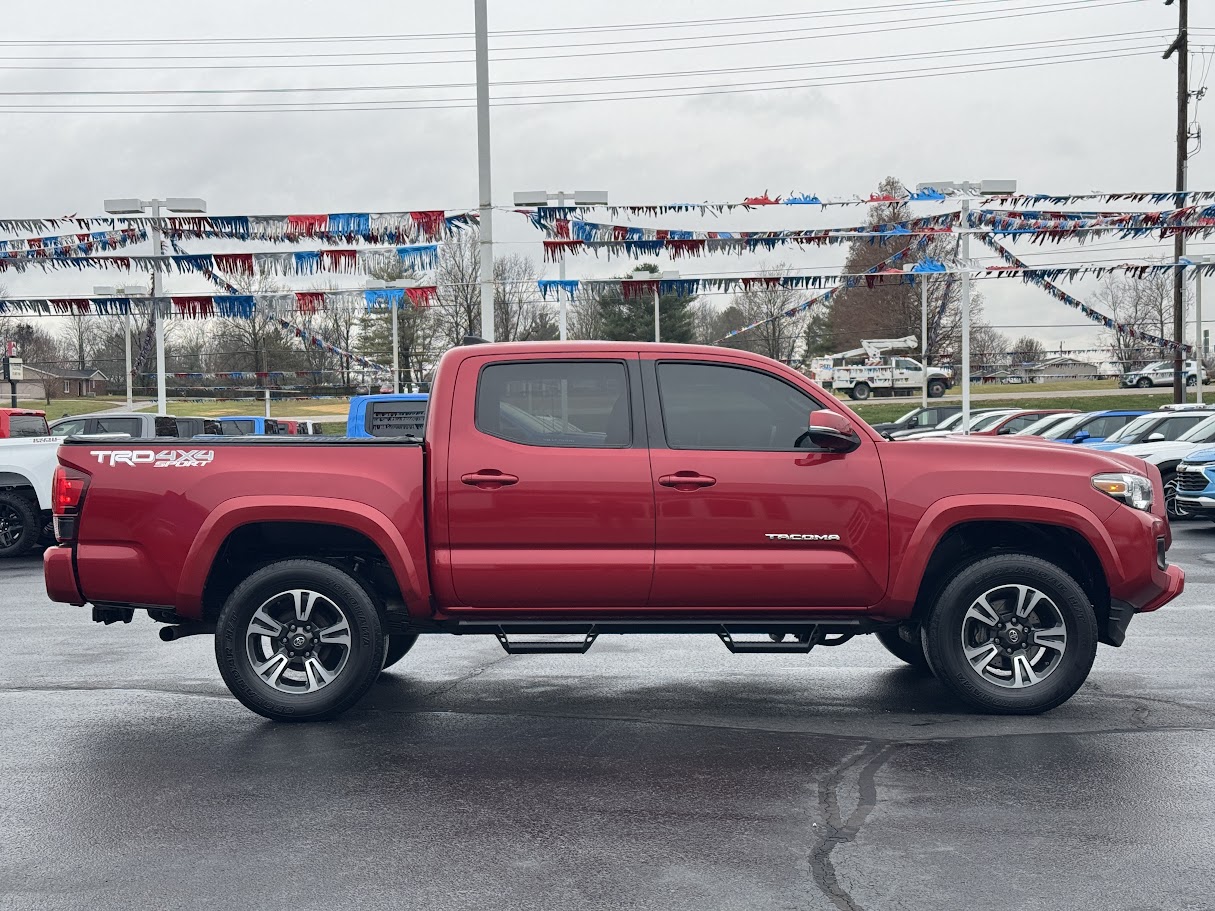 2019 Toyota Tacoma 4WD Vehicle Photo in BOONVILLE, IN 47601-9633