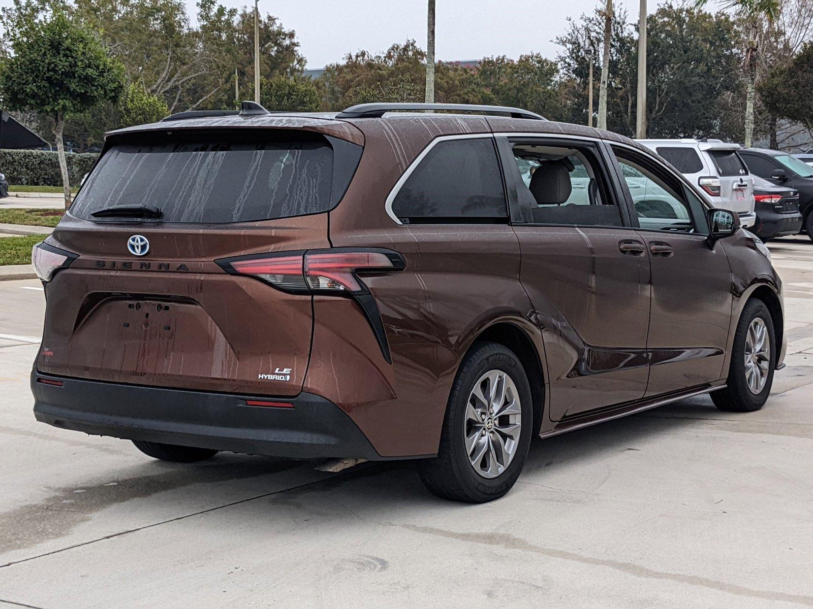 2022 Toyota Sienna Vehicle Photo in Davie, FL 33331