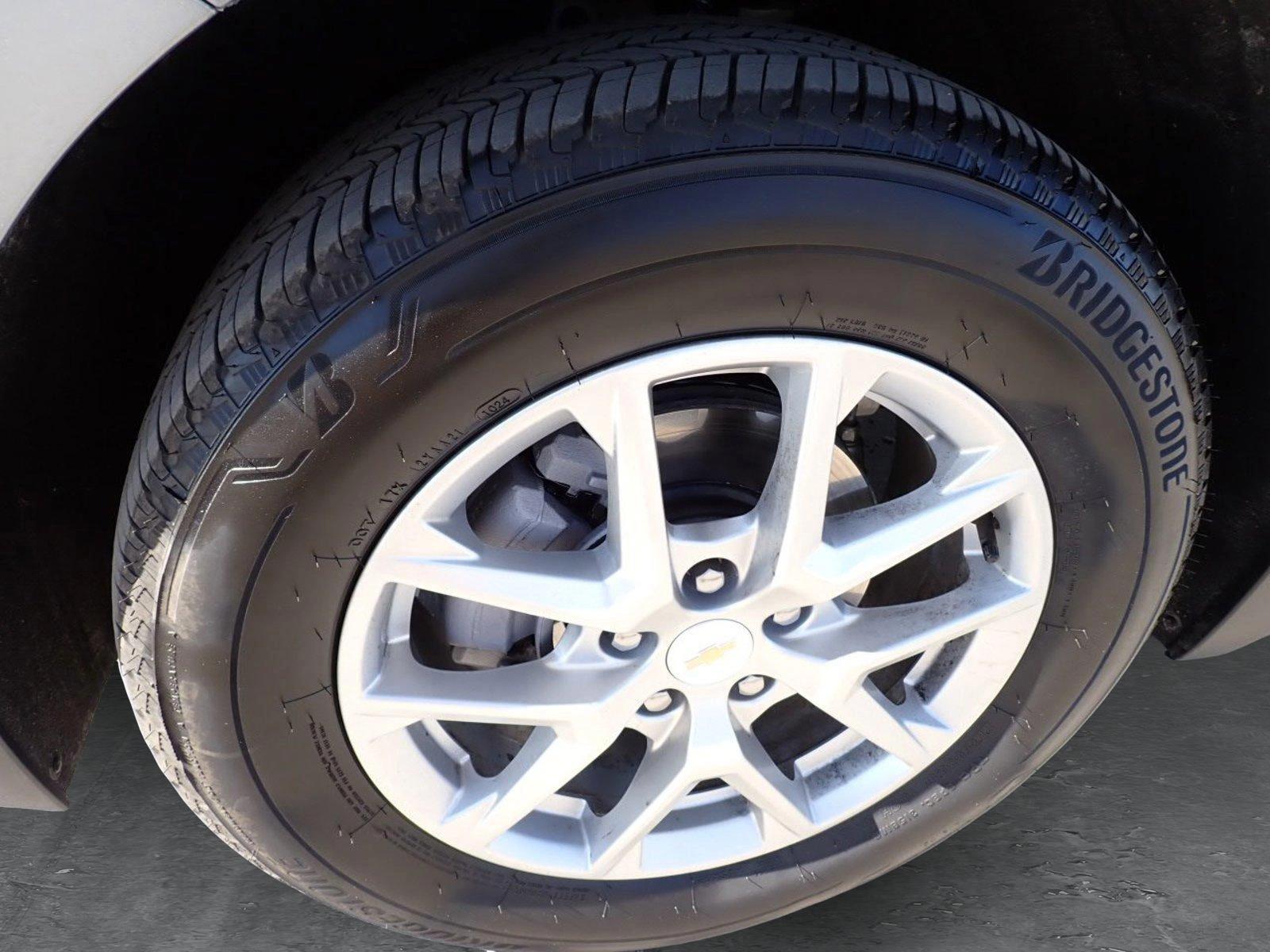 2024 Chevrolet Equinox Vehicle Photo in DENVER, CO 80221-3610