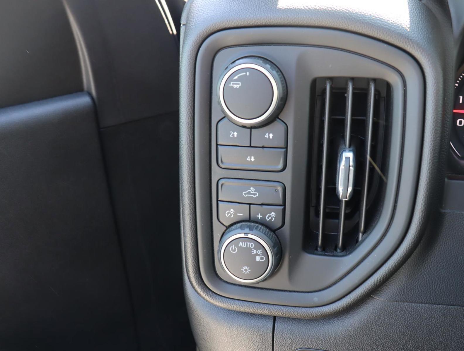 2022 Chevrolet Silverado 2500 HD Vehicle Photo in LOS ANGELES, CA 90007-3794