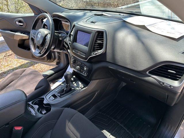 2019 Jeep Cherokee Vehicle Photo in MEDINA, OH 44256-9631