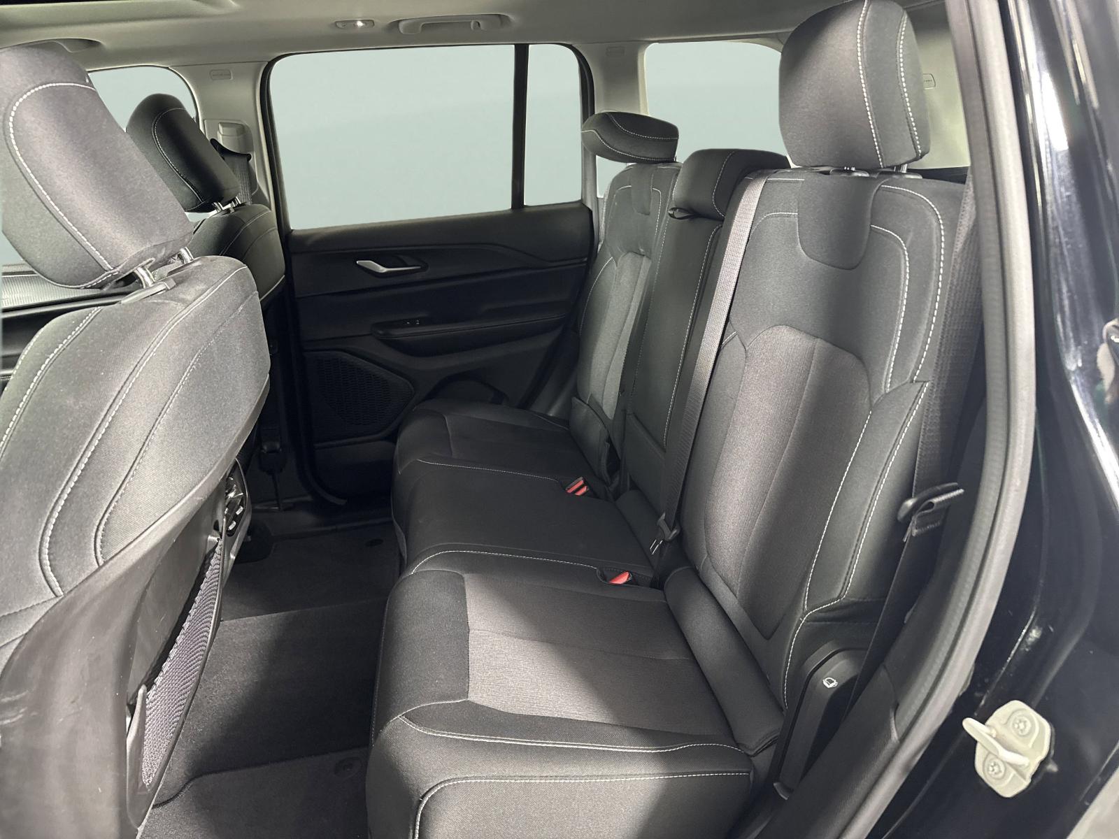2024 Jeep Grand Cherokee Vehicle Photo in GEORGETOWN, TX 78626-7508