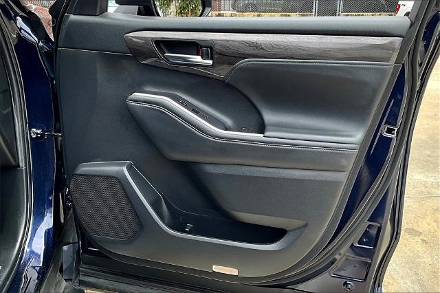 2022 Toyota Highlander Vehicle Photo in Houston, TX 77007