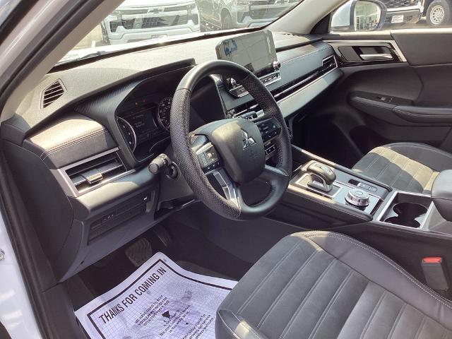 2023 Mitsubishi Outlander Vehicle Photo in Gardner, MA 01440