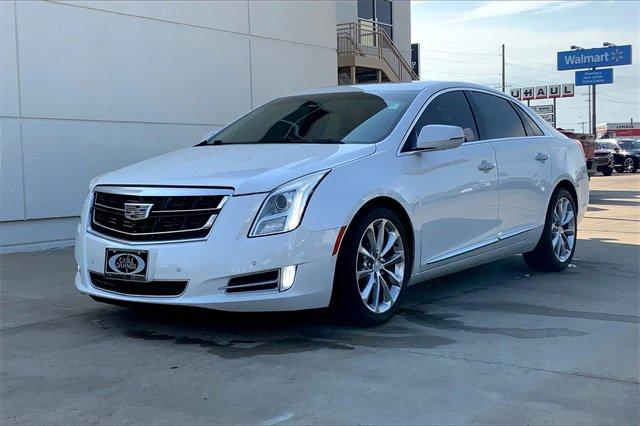 2016 Cadillac XTS Vehicle Photo in TOPEKA, KS 66609-0000