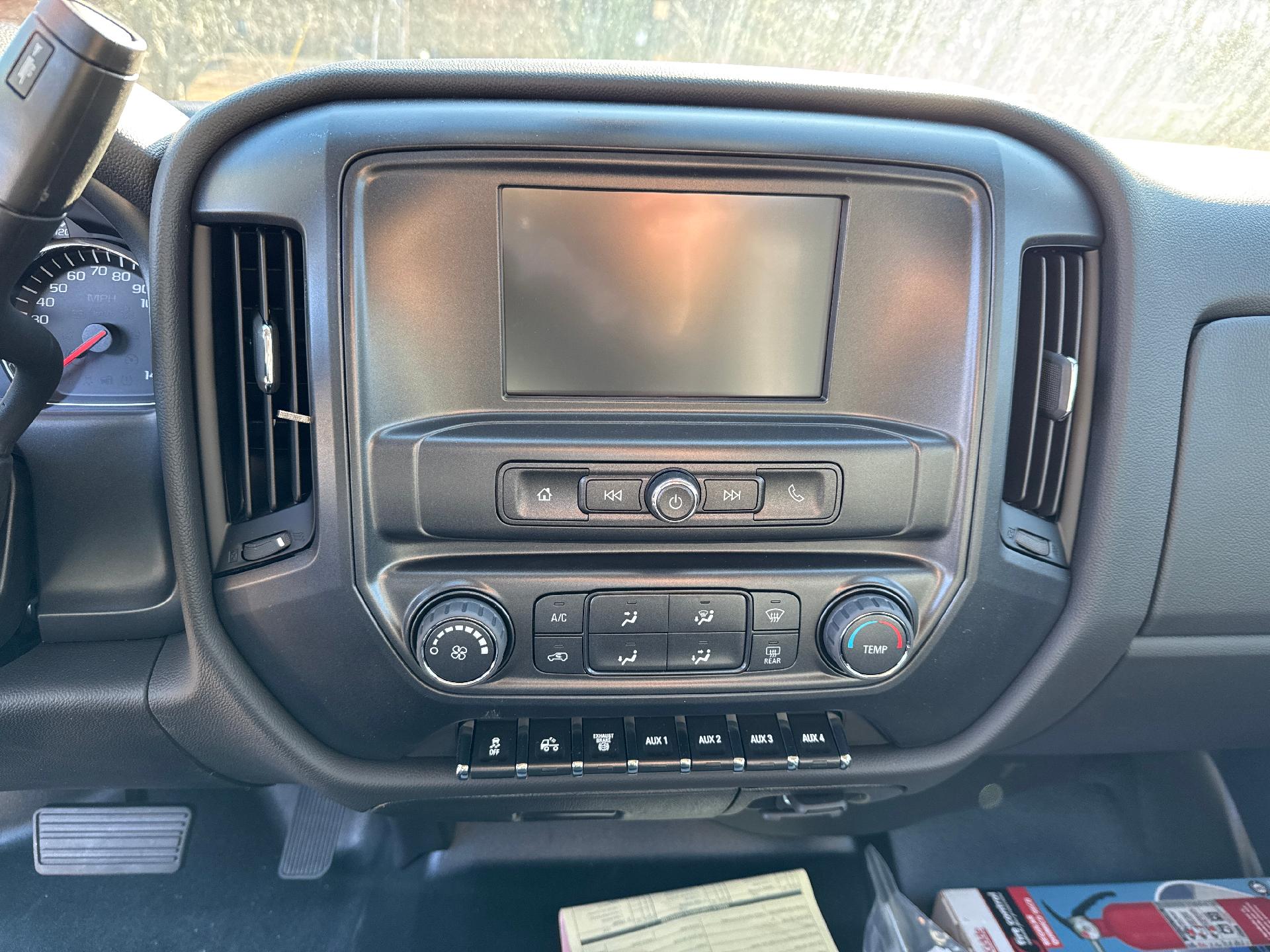 2023 Chevrolet Silverado 6500 HD Vehicle Photo in SOUTH PORTLAND, ME 04106-1997