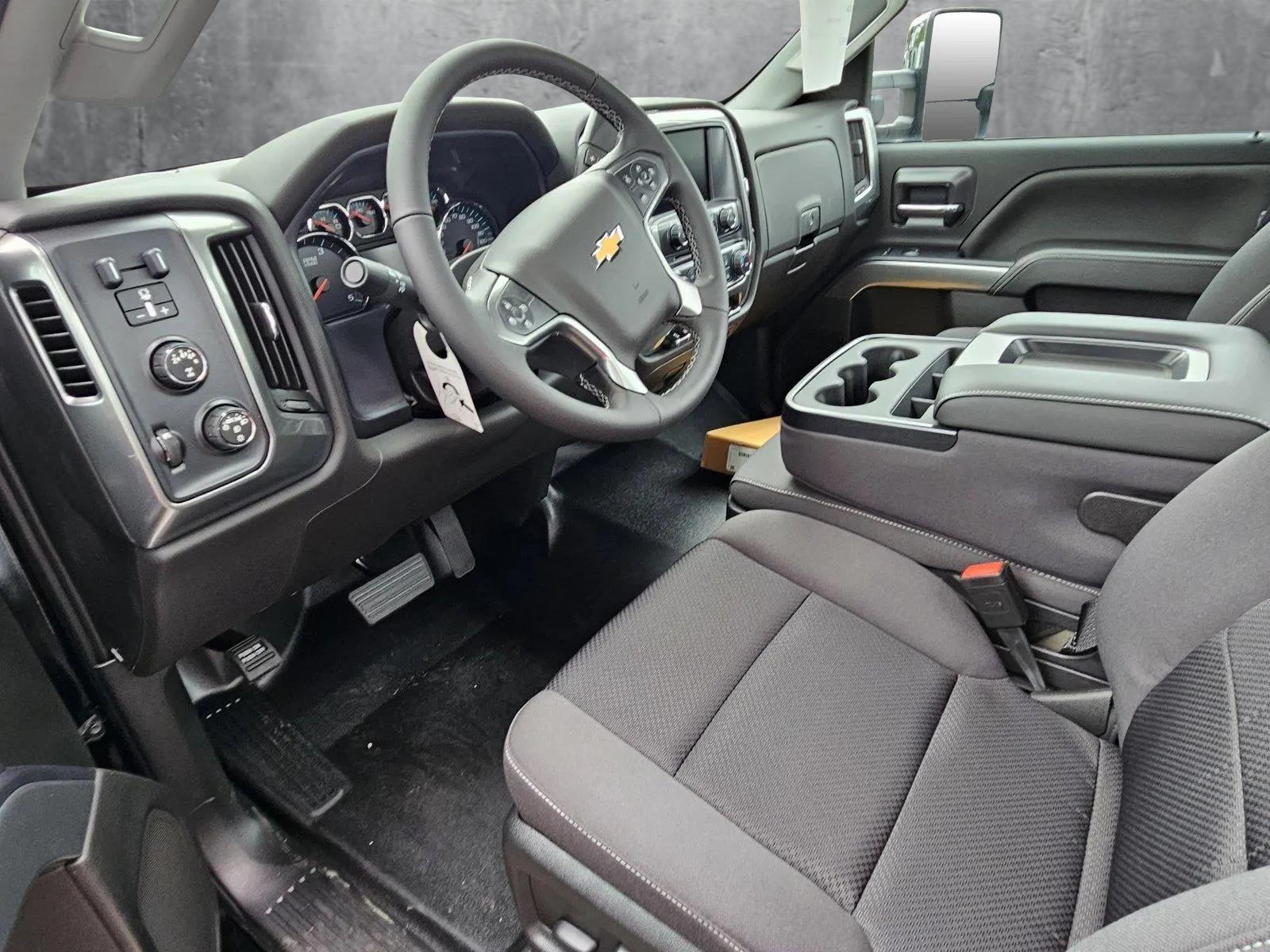 2024 Chevrolet Silverado 4500 HD Vehicle Photo in GREENACRES, FL 33463-3207