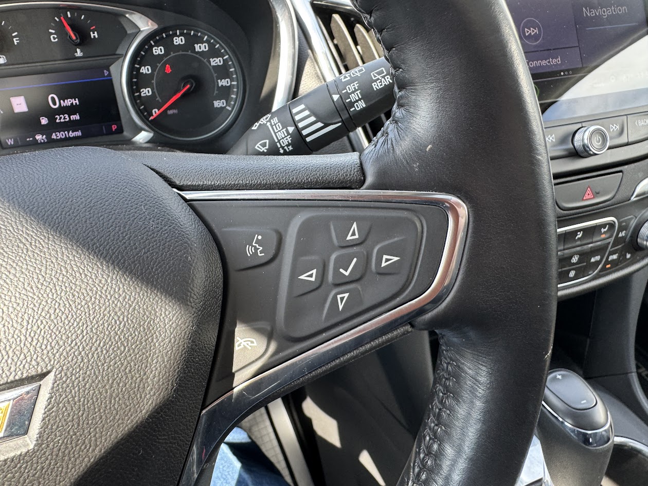2020 Chevrolet Equinox Vehicle Photo in BOONVILLE, IN 47601-9633