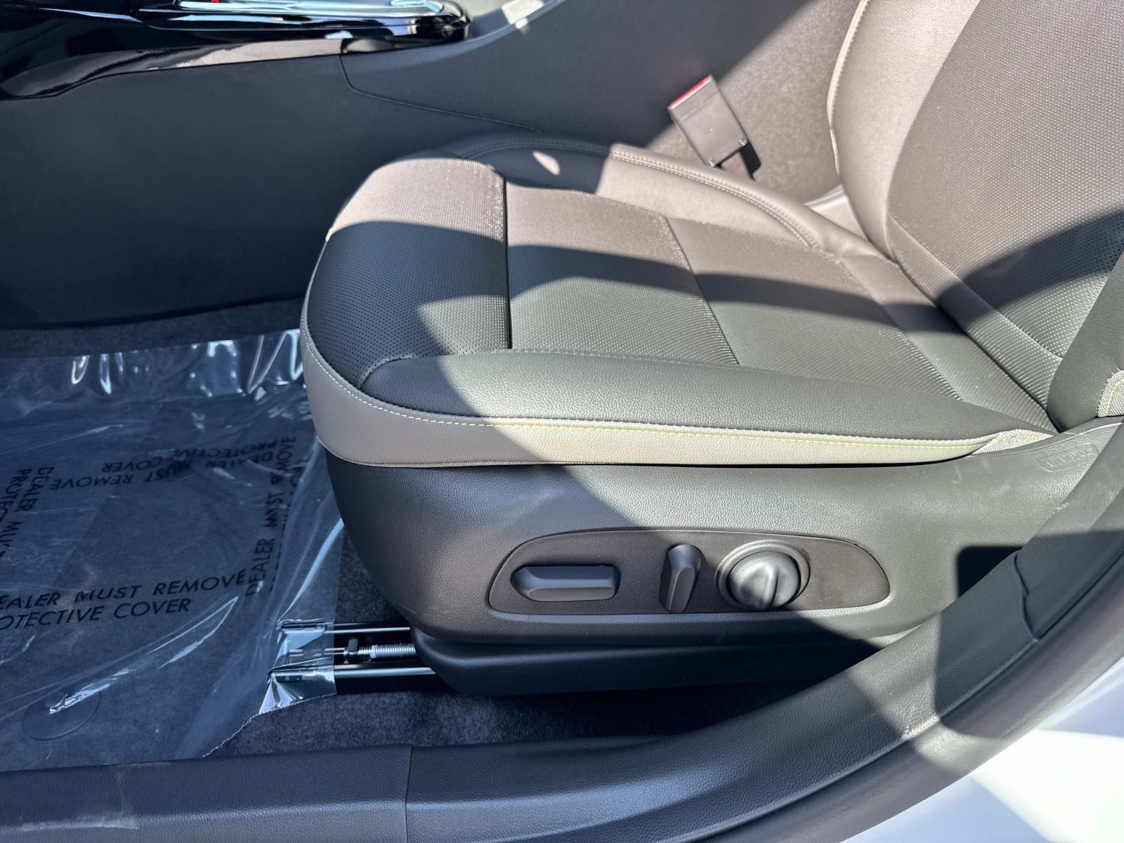 2025 Chevrolet Trax Vehicle Photo in LOS ANGELES, CA 90007-3794