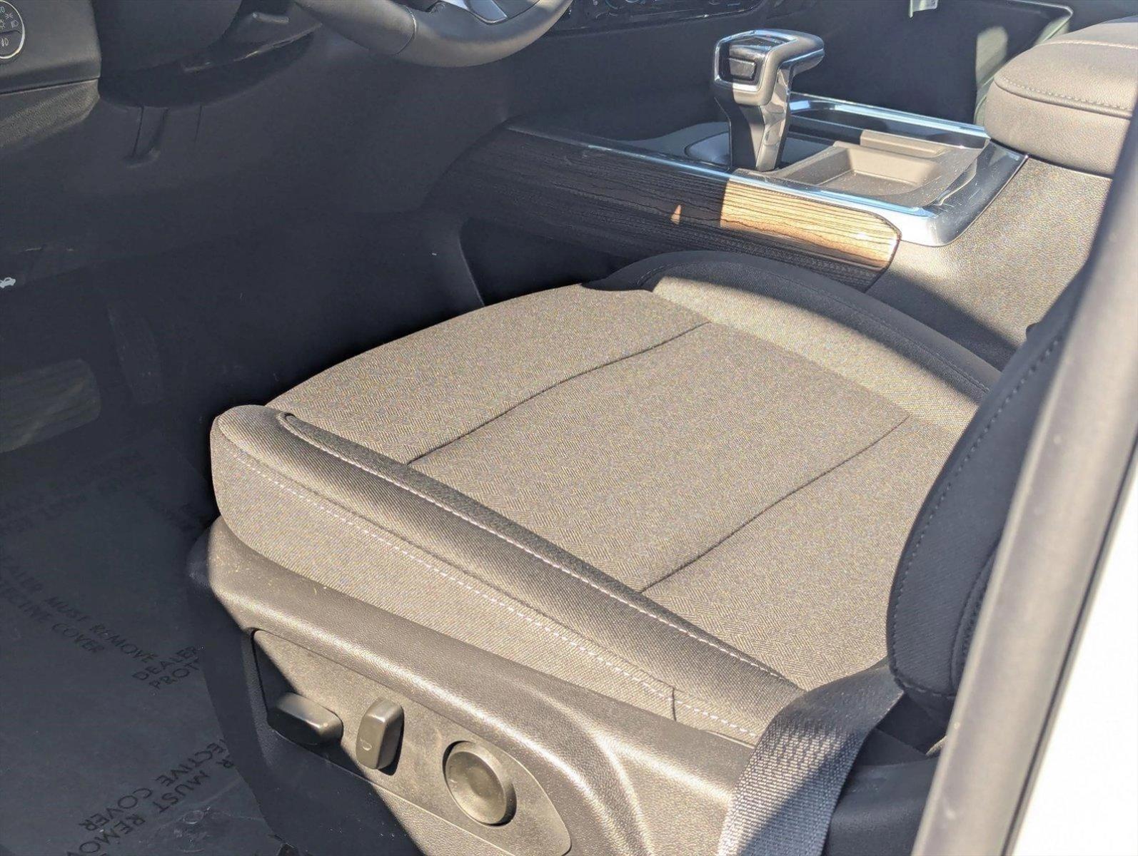 2025 Chevrolet Silverado 1500 Vehicle Photo in GREENACRES, FL 33463-3207