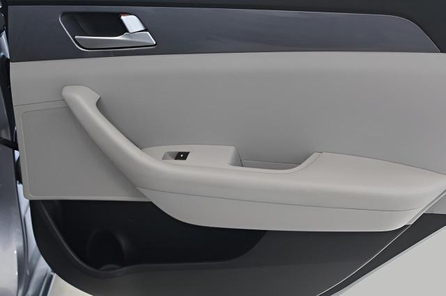 2017 Hyundai SONATA Vehicle Photo in Green Bay, WI 54304