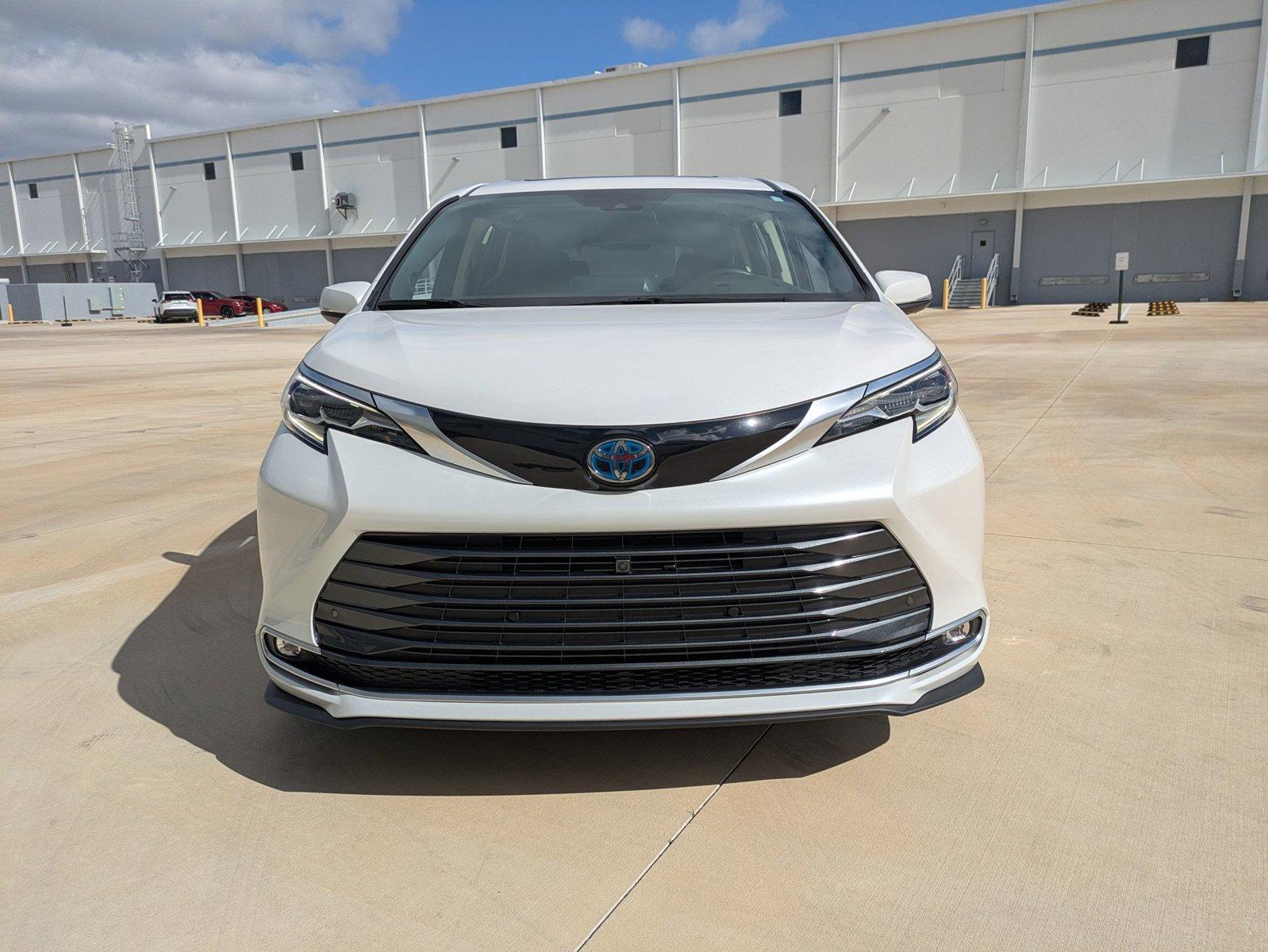 2024 Toyota Sienna Vehicle Photo in Winter Park, FL 32792