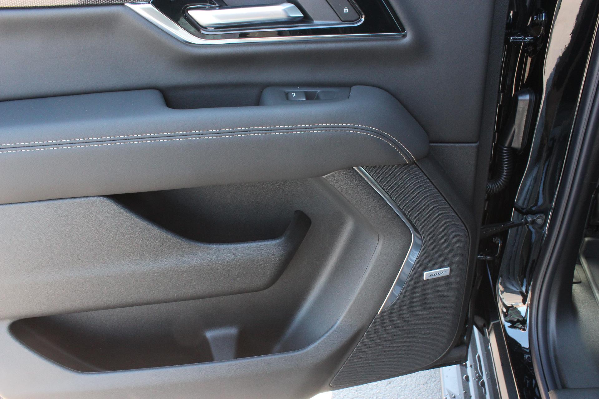 2025 GMC Yukon XL Vehicle Photo in AURORA, CO 80012-4011
