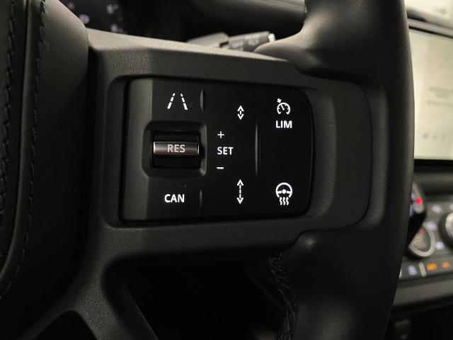 2024 Defender Vehicle Photo in Appleton, WI 54913