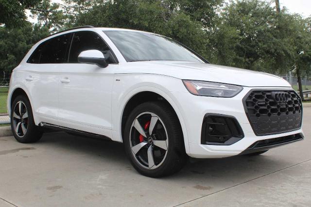 2024 Audi Q5 Vehicle Photo in HOUSTON, TX 77090