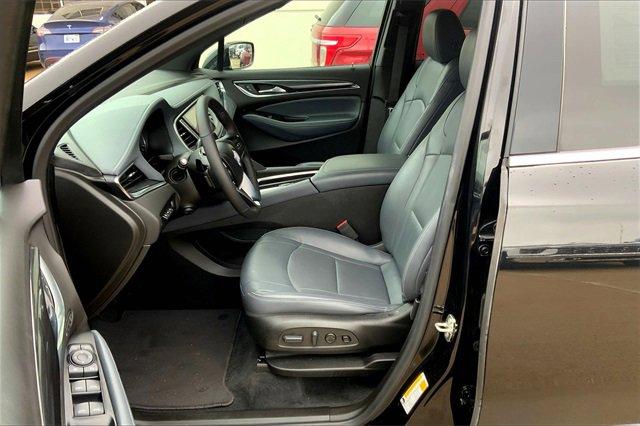 2022 Buick Enclave Vehicle Photo in TOPEKA, KS 66609-0000