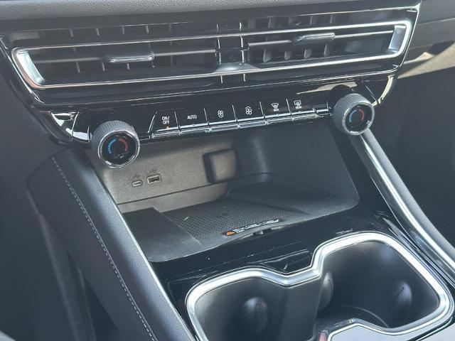 2025 Chevrolet Traverse Vehicle Photo in COLUMBIA, MO 65203-3903