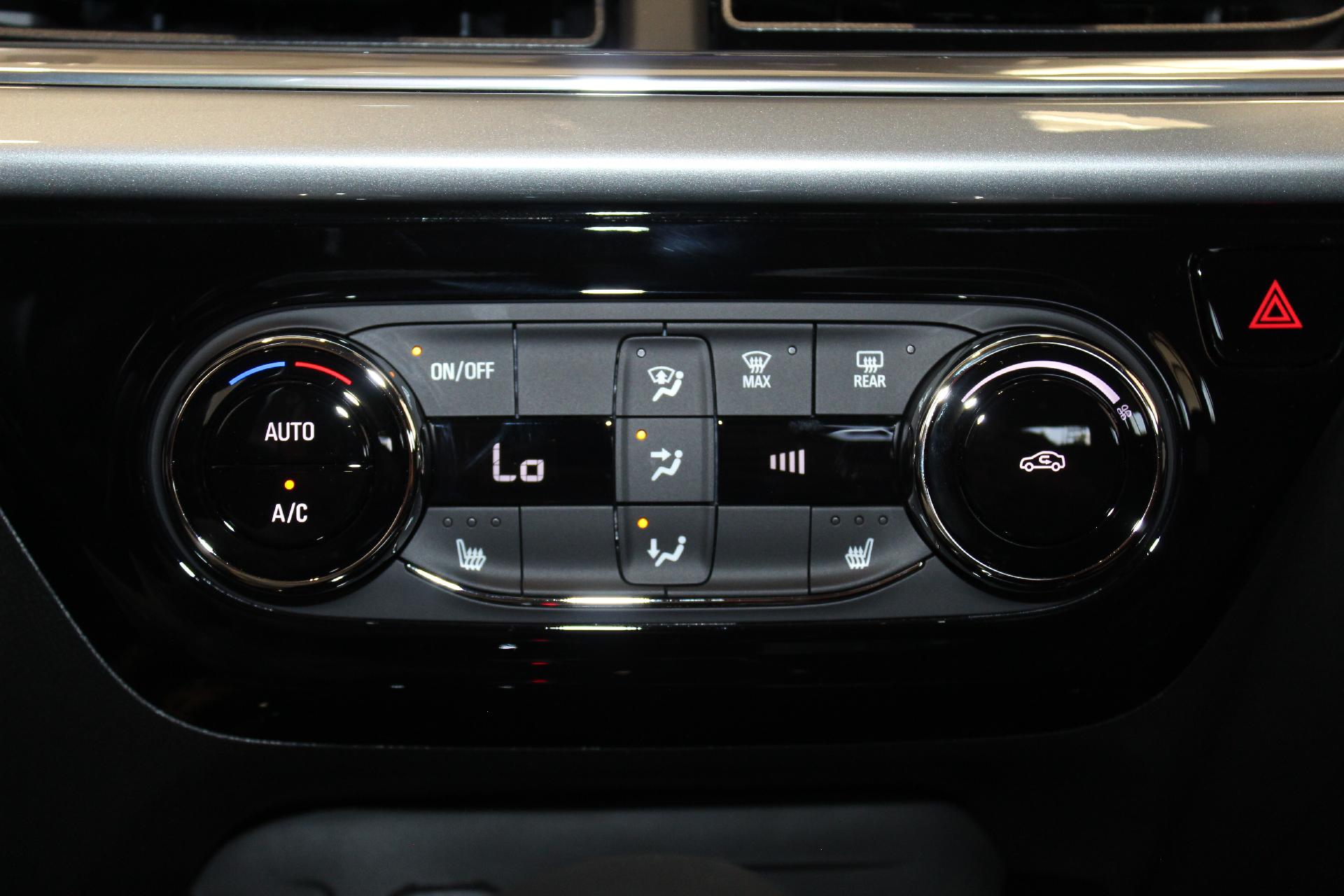 2025 Chevrolet Trax Vehicle Photo in NORTHAMPTON, MA 01060-1120