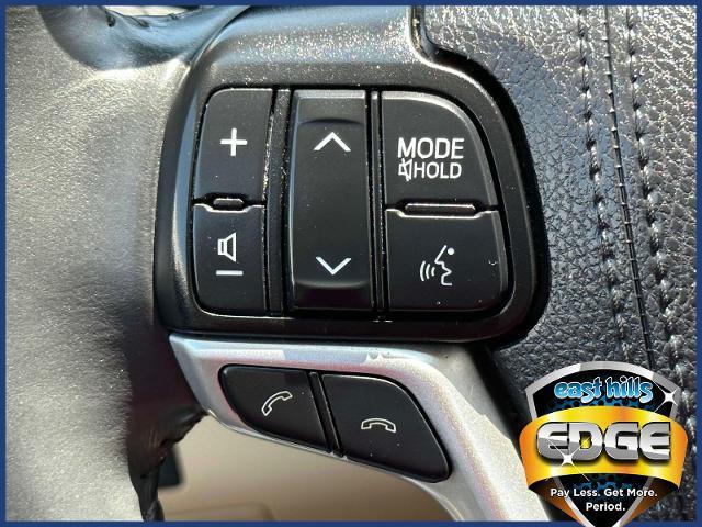2019 Toyota Highlander Vehicle Photo in Roslyn, NY 11576