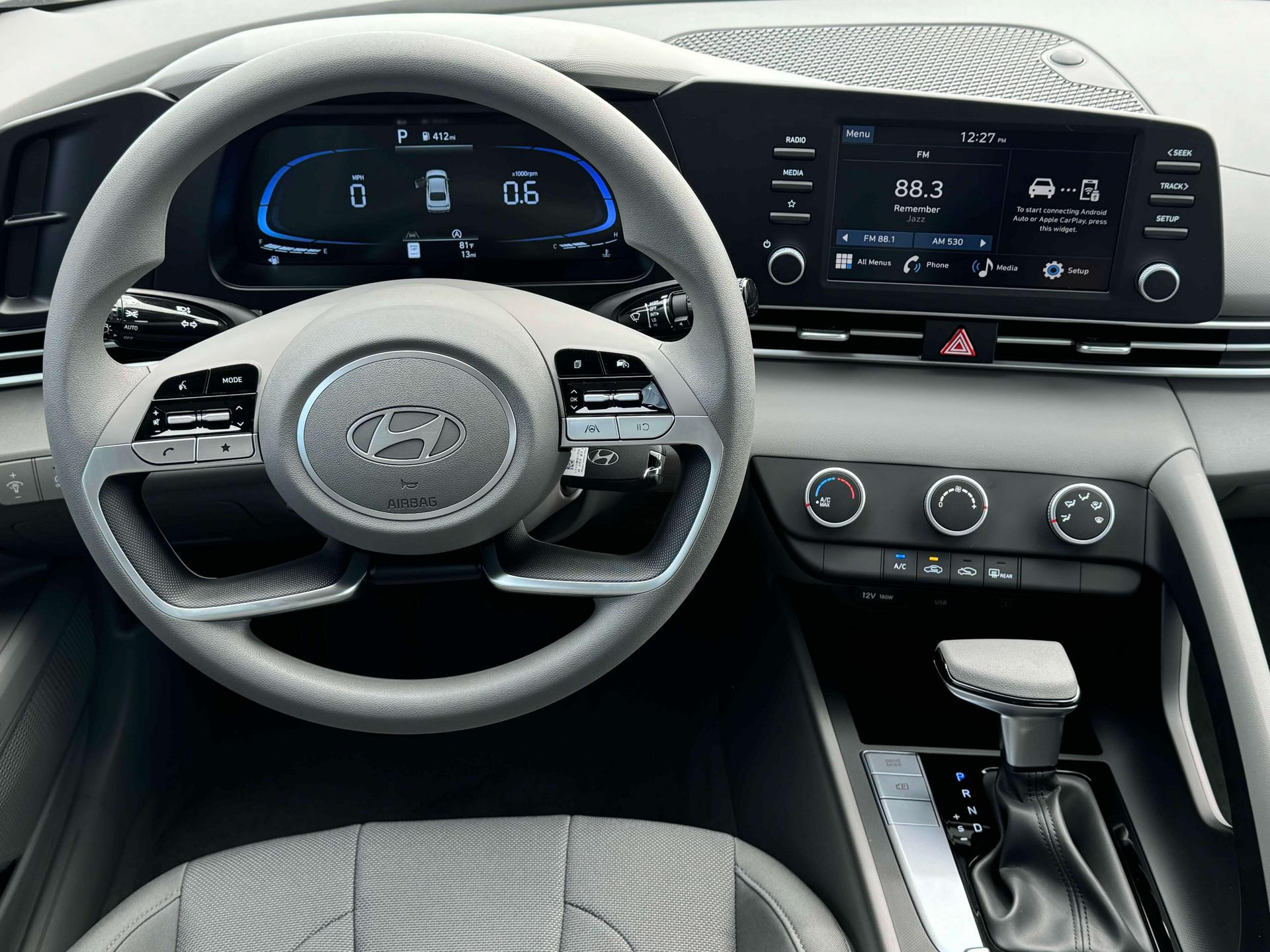 2025 Hyundai ELANTRA Vehicle Photo in Peoria, IL 61615