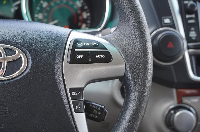 2013 Toyota Highlander Vehicle Photo in Riverdale, UT 84405