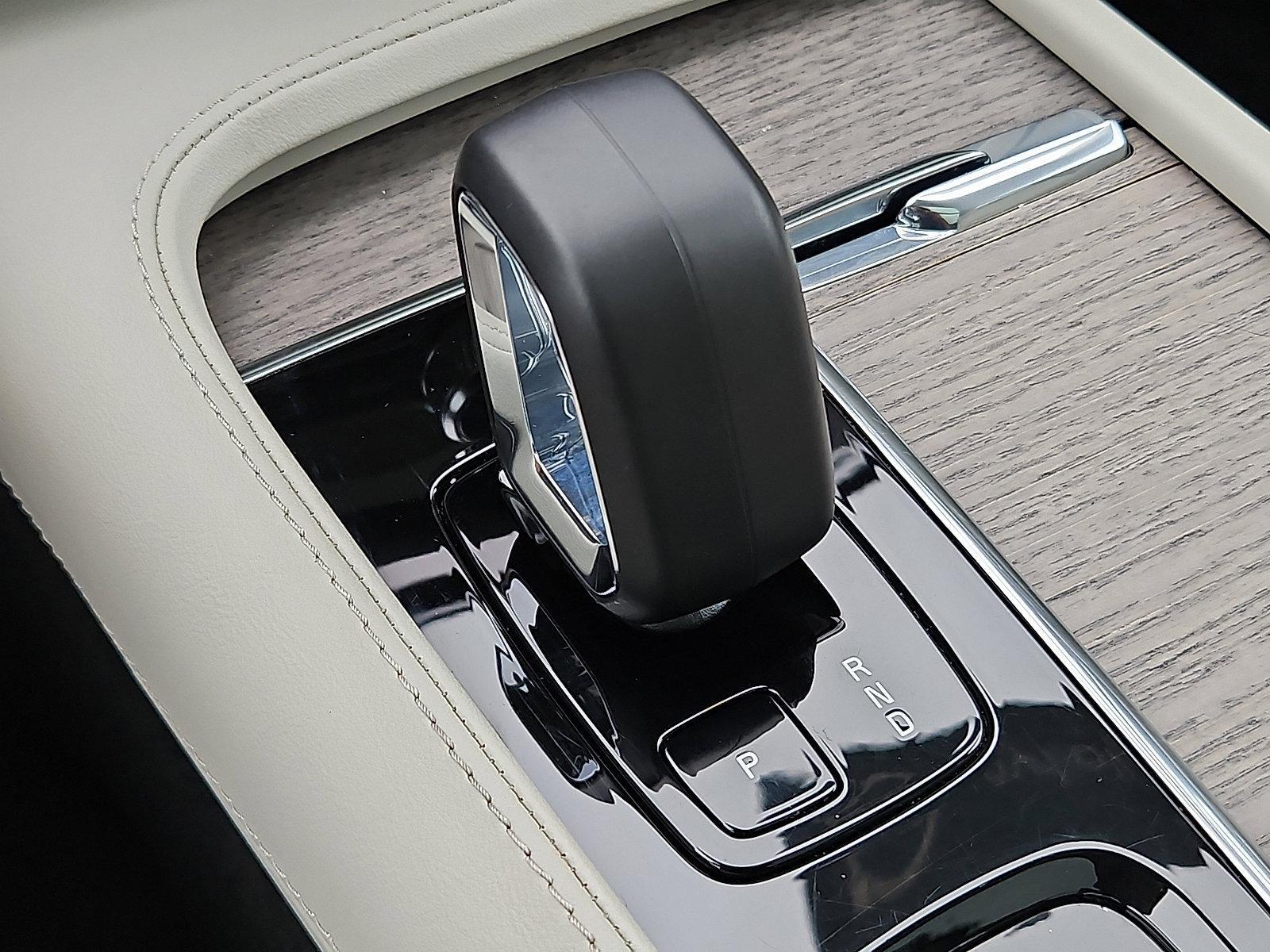 2023 Volvo XC90 Vehicle Photo in Trevose, PA 19053