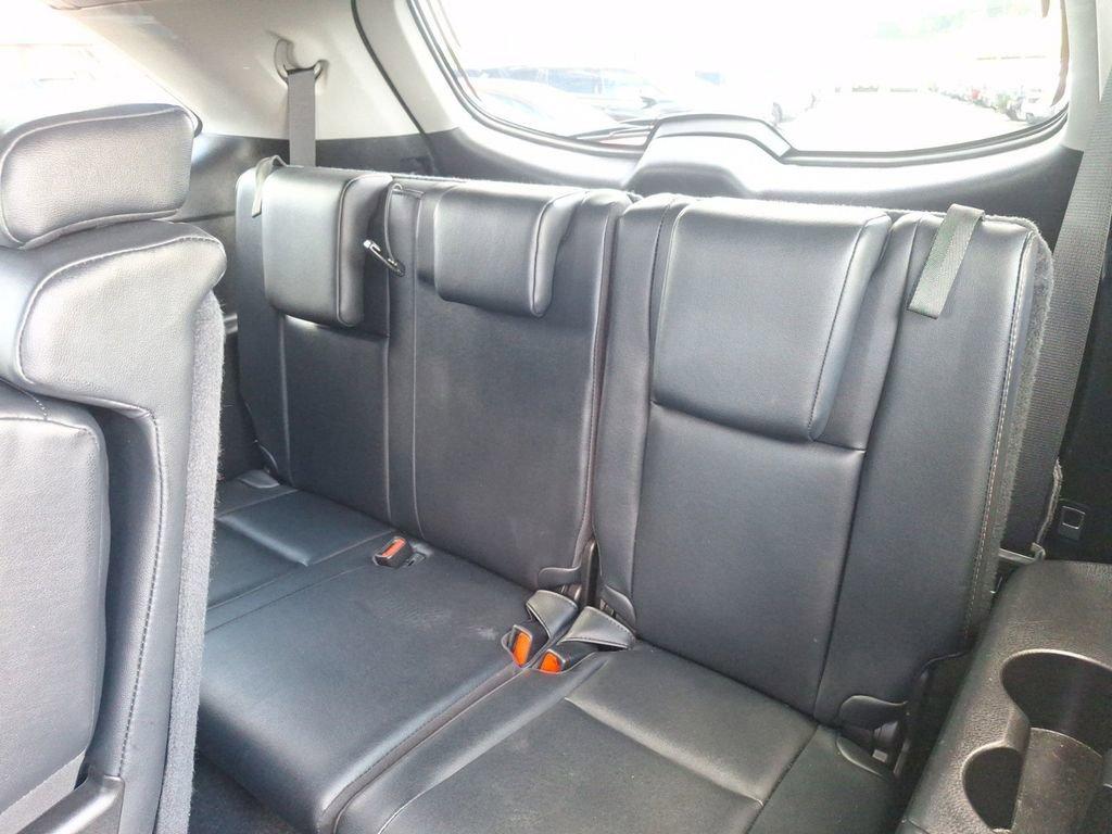 2019 Toyota Highlander Vehicle Photo in Marion, IA 52302