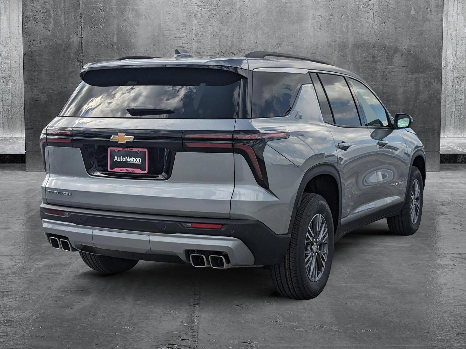 2025 Chevrolet Traverse Vehicle Photo in MIAMI, FL 33172-3015