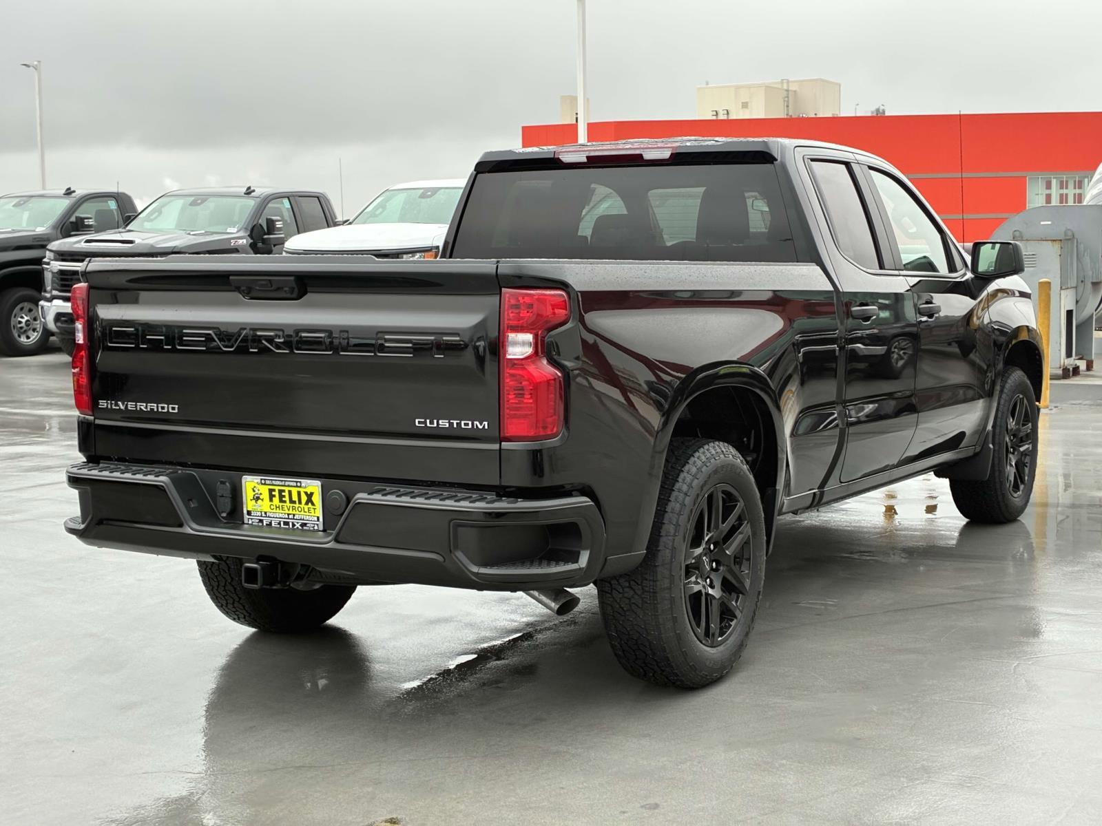 2025 Chevrolet Silverado 1500 Vehicle Photo in LOS ANGELES, CA 90007-3794