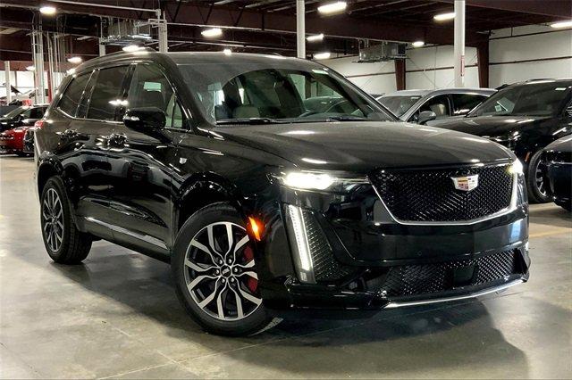 2025 Cadillac XT6 Vehicle Photo in KANSAS CITY, MO 64114-4545