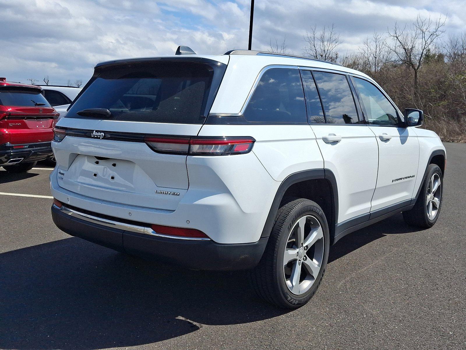 2022 Jeep Grand Cherokee Vehicle Photo in Trevose, PA 19053