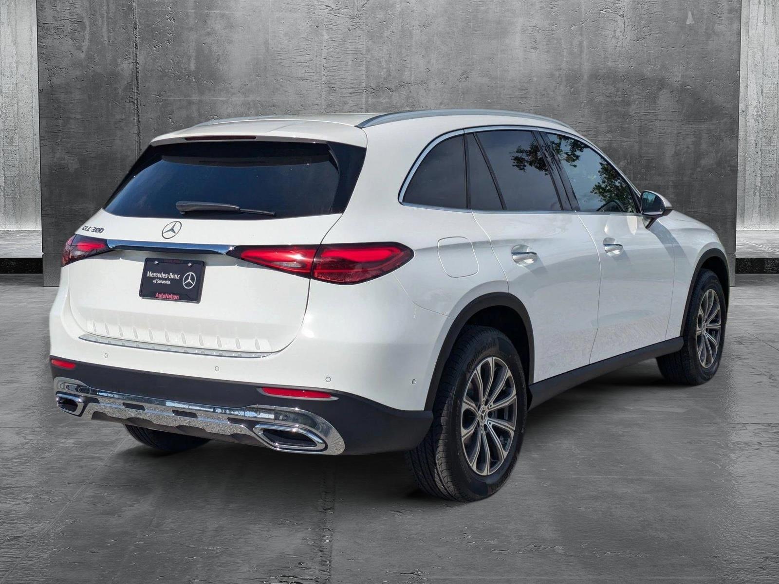 2025 Mercedes-Benz GLC Vehicle Photo in Sarasota, FL 34231