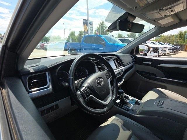 2019 Toyota Highlander Vehicle Photo in ENGLEWOOD, CO 80113-6708