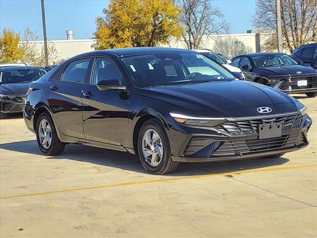 2025 Hyundai ELANTRA Vehicle Photo in Peoria, IL 61615