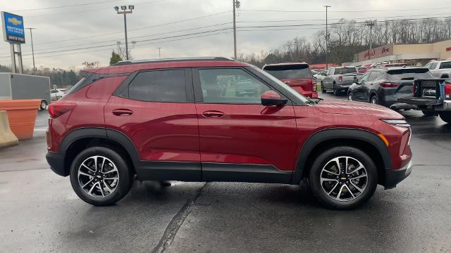 2025 Chevrolet Trailblazer Vehicle Photo in MOON TOWNSHIP, PA 15108-2571