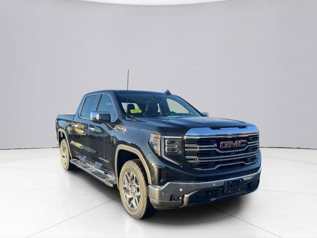 2025 GMC Sierra 1500 Vehicle Photo in LEOMINSTER, MA 01453-2952