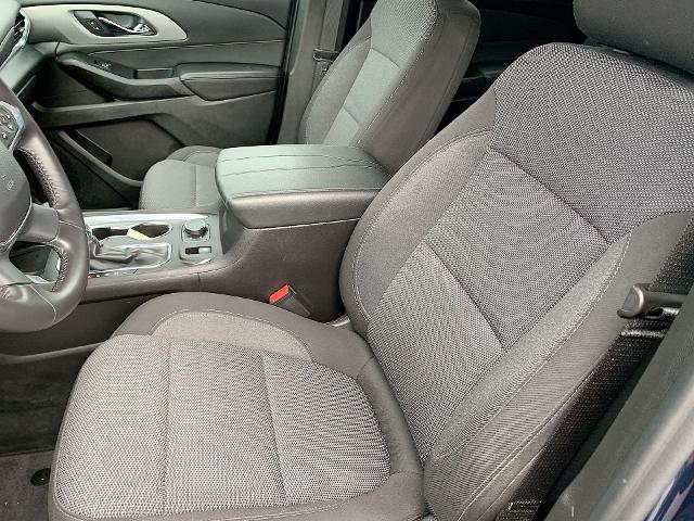 2022 Chevrolet Traverse Vehicle Photo in MOON TOWNSHIP, PA 15108-2571